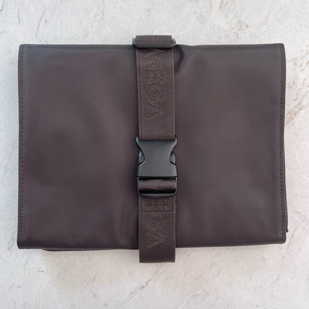 OMEGA Men's Brown Foldable Travel/Toiletries Bag - NWOT